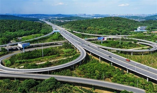大东钢筋套筒应用于高速公路
